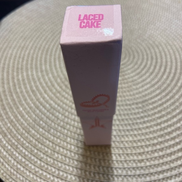 Laced Cake Jeffree Star Cosmetics velvet trap lipstick NWT - Picture 4 of 4